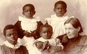 Mary-slessor-and-adopted-children